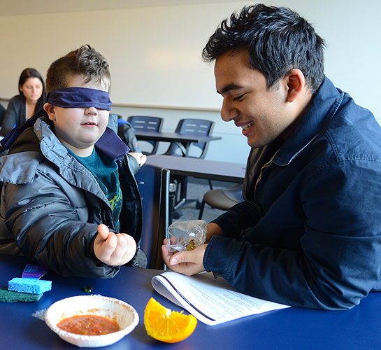 The program encouraged children to be creative and explore things. (Ariel Dowski '14 (CLAS)/UConn Photo)