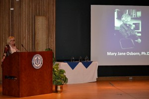 Linda Shapiro, director of the Center for Vascular Biology, presented the award to founding faculty member Mary Jane Osborn. (Tina Encarnacion/UConn Health Center Photo)