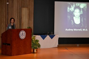 Dr. Biree Andemariam honored founding faculty member Dr. Audrey Worrell. (Tina Encarnacion/UConn Health Center Photo)