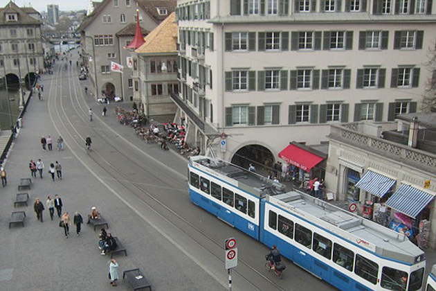Limmat Quai: A pedestrian-, bike-, and tram-friendly street in Zurich, Switzerland. (Photo courtesy of Norman Garrick)