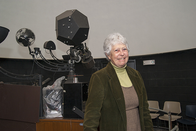 Peterson has taught classes and public outreach sessions in the UConn Planetarium for the past 45 years. (Sean Flynn/UConn Photo)