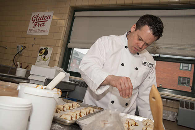Rob Landolphi of Dining Services prepares desserts in the first dedicated gluten-free bakery on a college/university campus in the U.S. (Sean Flynn/UConn Photo)
