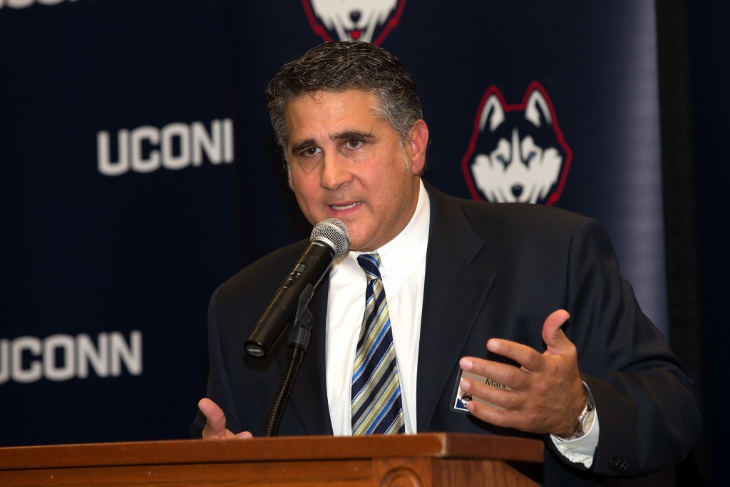 Scholarship donor Mark Sinatro addresses students, coaches, and other donors during the annual Athletics Endowment dinner.