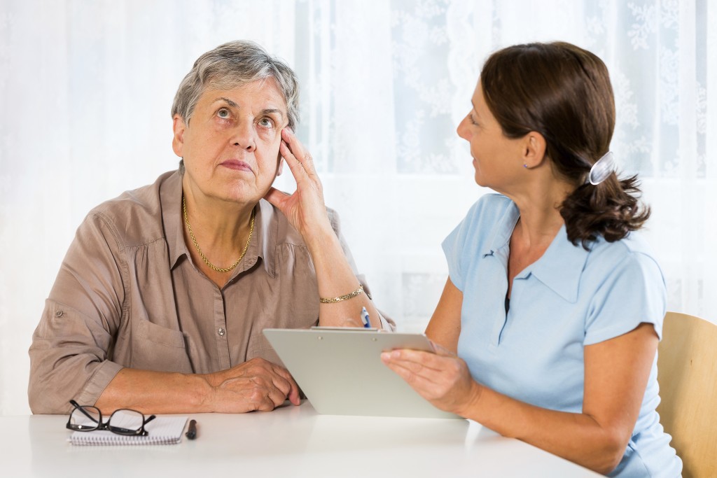 An elderly woman is evaluated for memory loss. (iStock Photo)