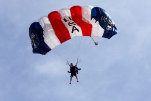 Tom Pietruszewski  '19 (CLAS), a member of the UConn Skydiving Team on Jan. 3, 2017. (Douglas Hendrix)