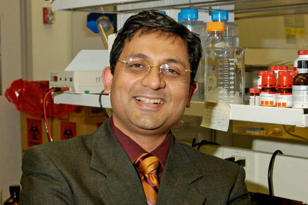 Rajiv Chandawarkar, at his lab at the UConn Health Center.