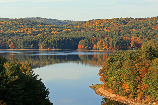Photo of a beautiful state park during the fall foliage.