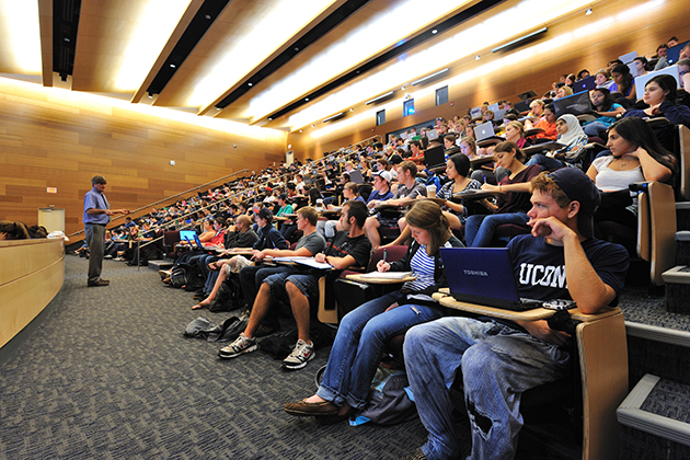 A view of room 102 in the Classroom Building during a lecture by Thomas Abbott assistant professor in residence of molecular and cell biology, on September 23, 2011. (Peter Morenus/UConn Photo)