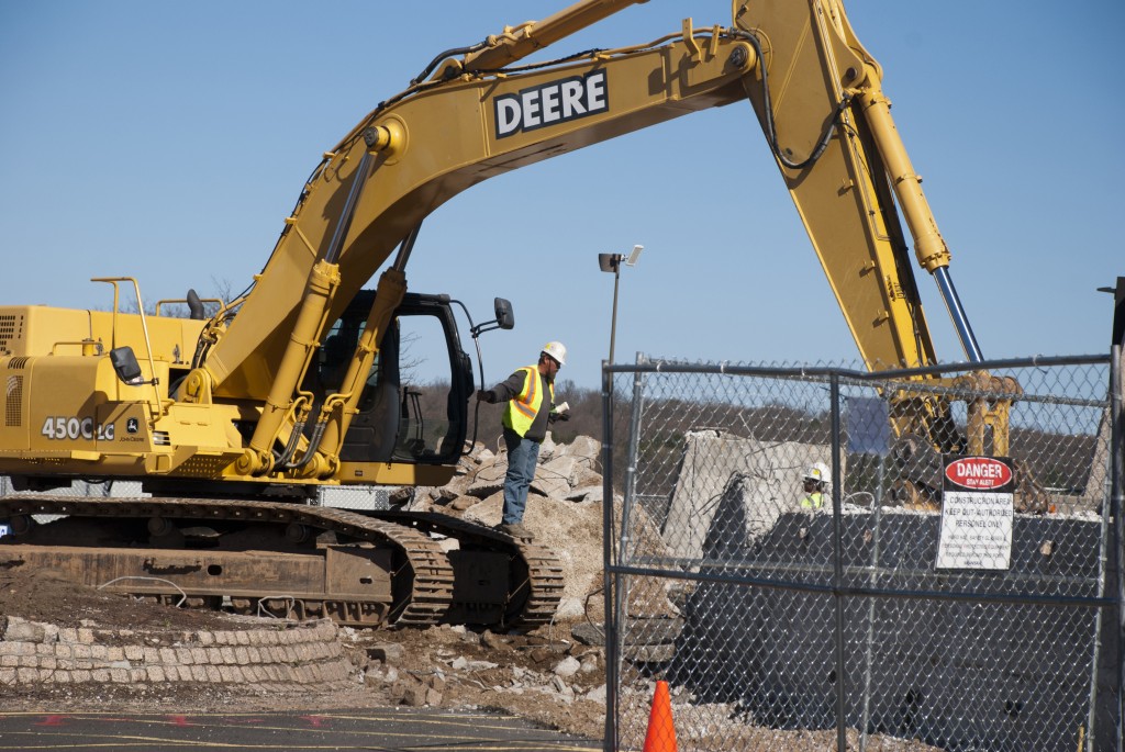 Construction work continues on the UConn Health campus. (Photo by Janine Gelineau)