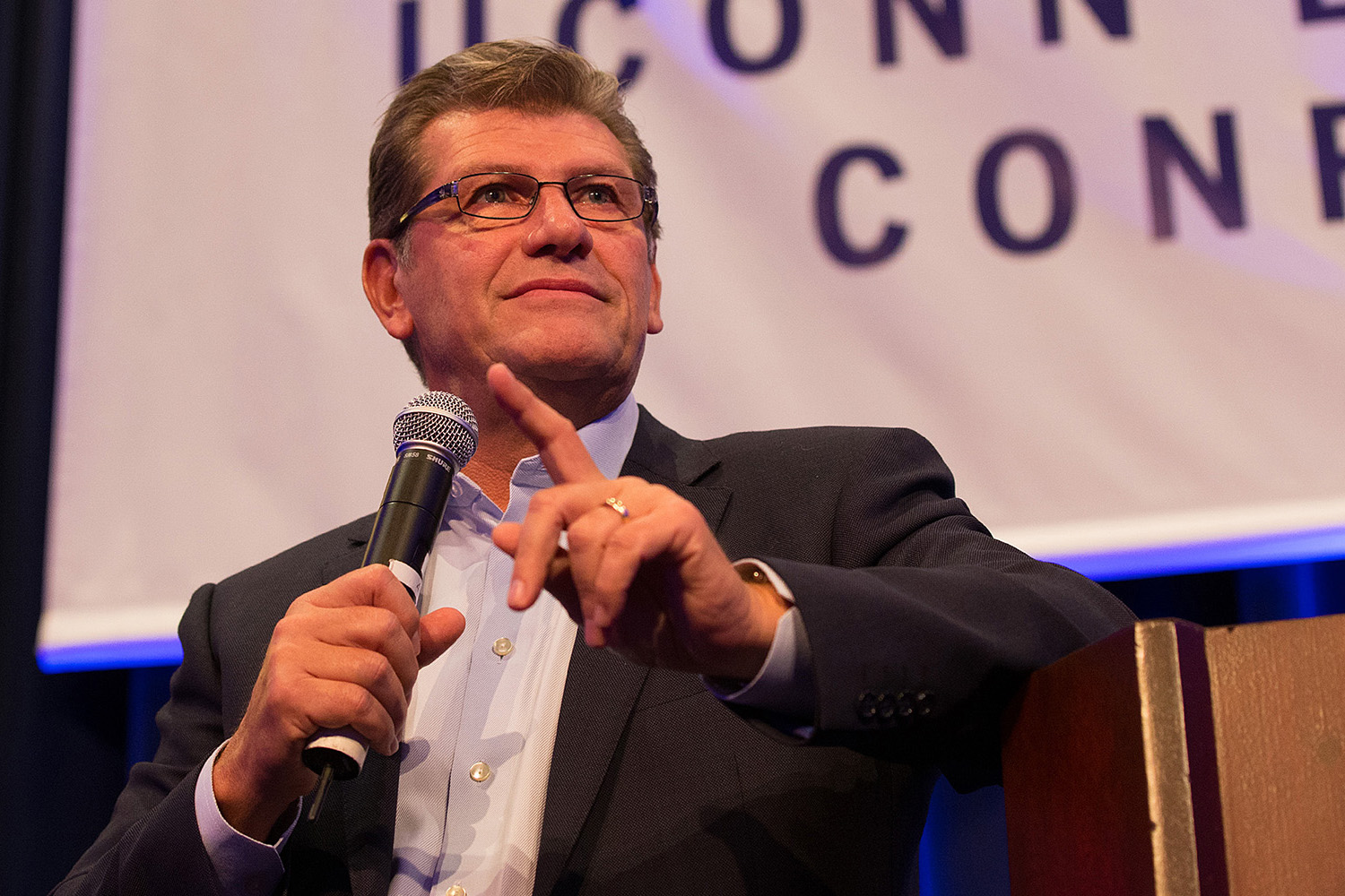 Coach Geno Auriemma talks about "Changing the Game" at the last Geno Auriemma UConn Leadership Conference in 2014. (Steve Slade/UConn)