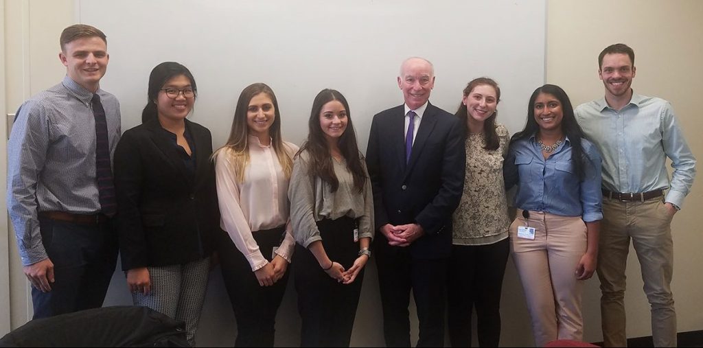 Rep. Courtney with UConn dental students