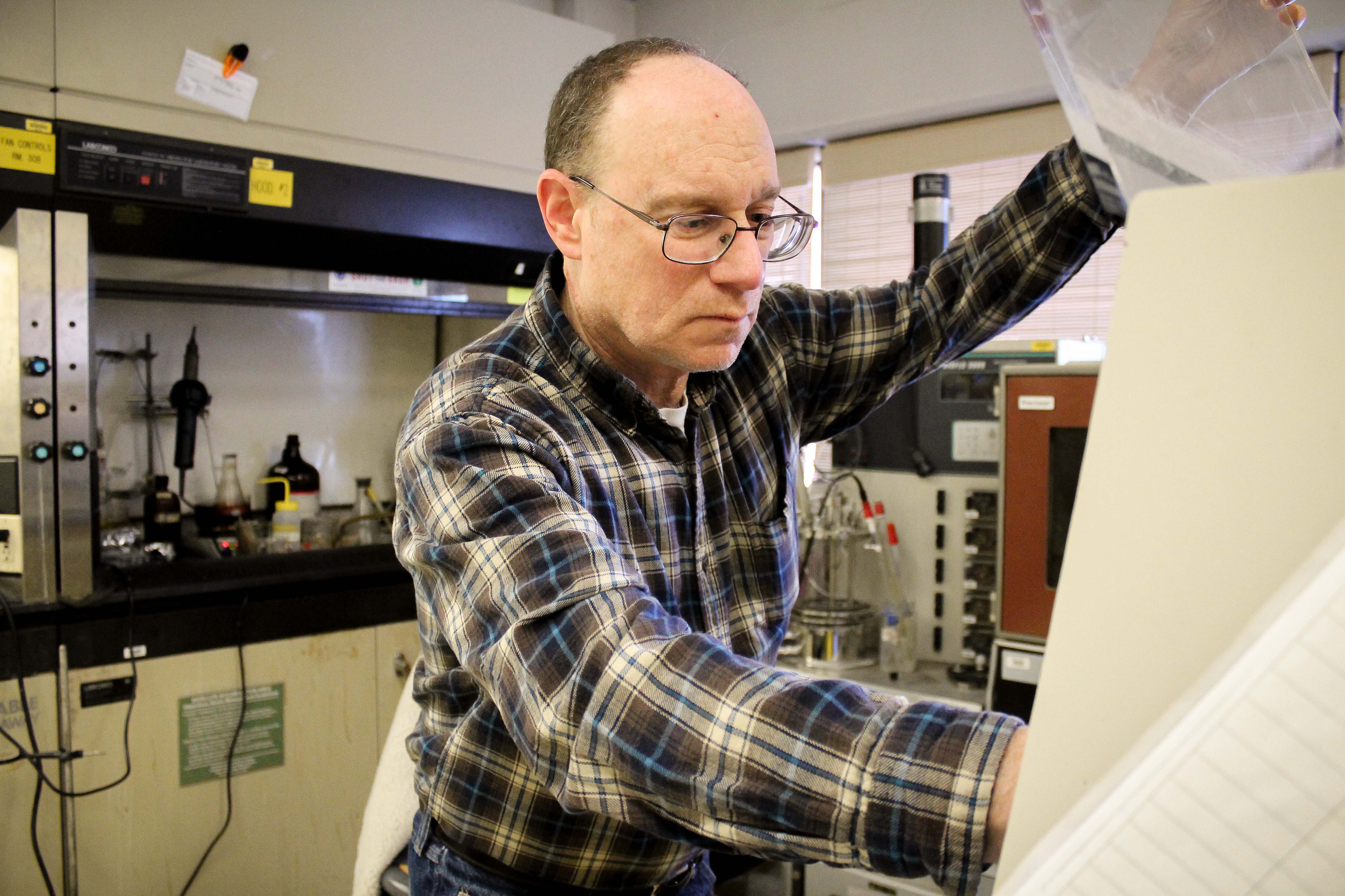 Richard Parnas, professor of Chemical & Biomolecular Engineering in his lab. (Carson Stifel/UConn Photo)