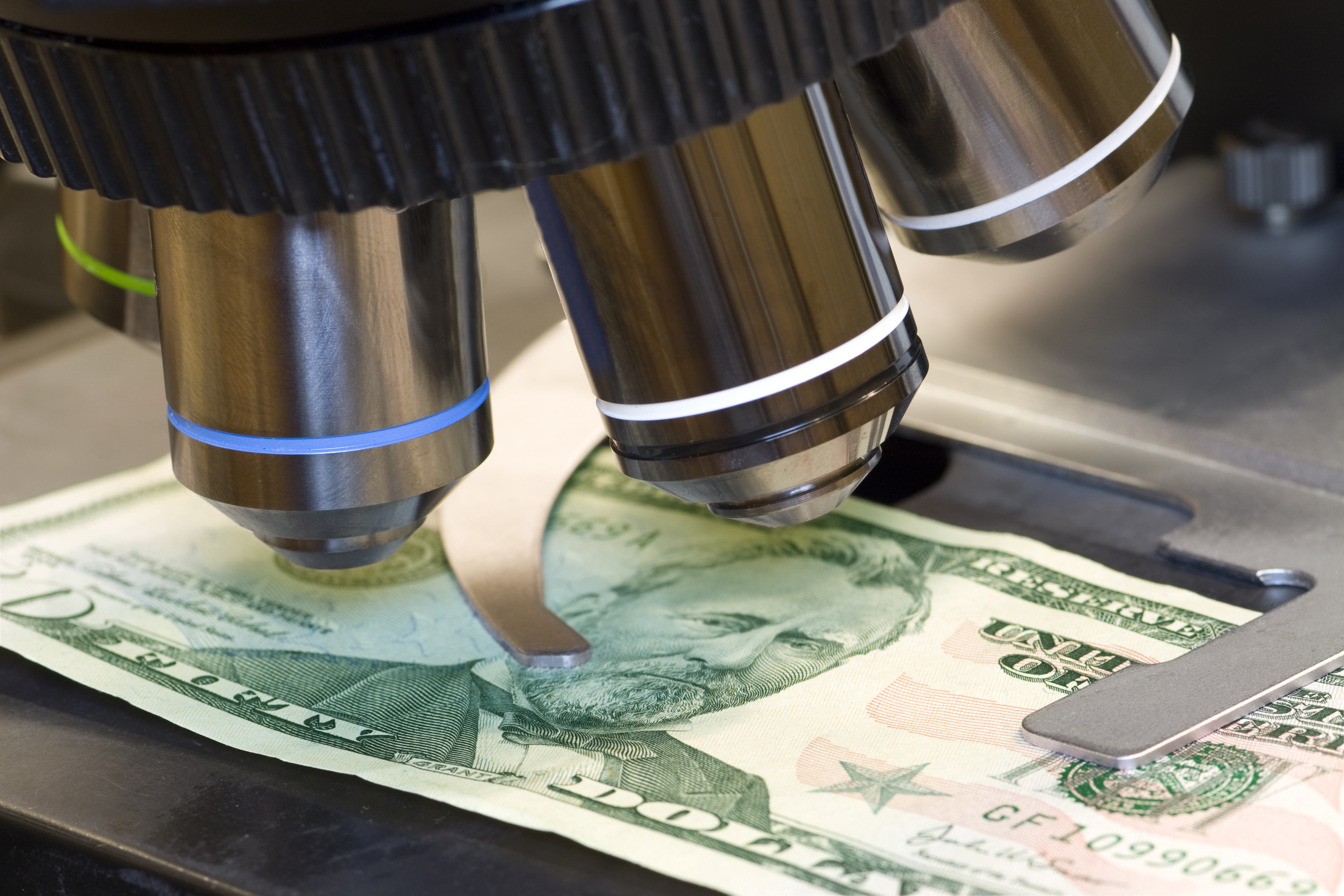 A fifty dollar bill under the microscope. (Getty Images)