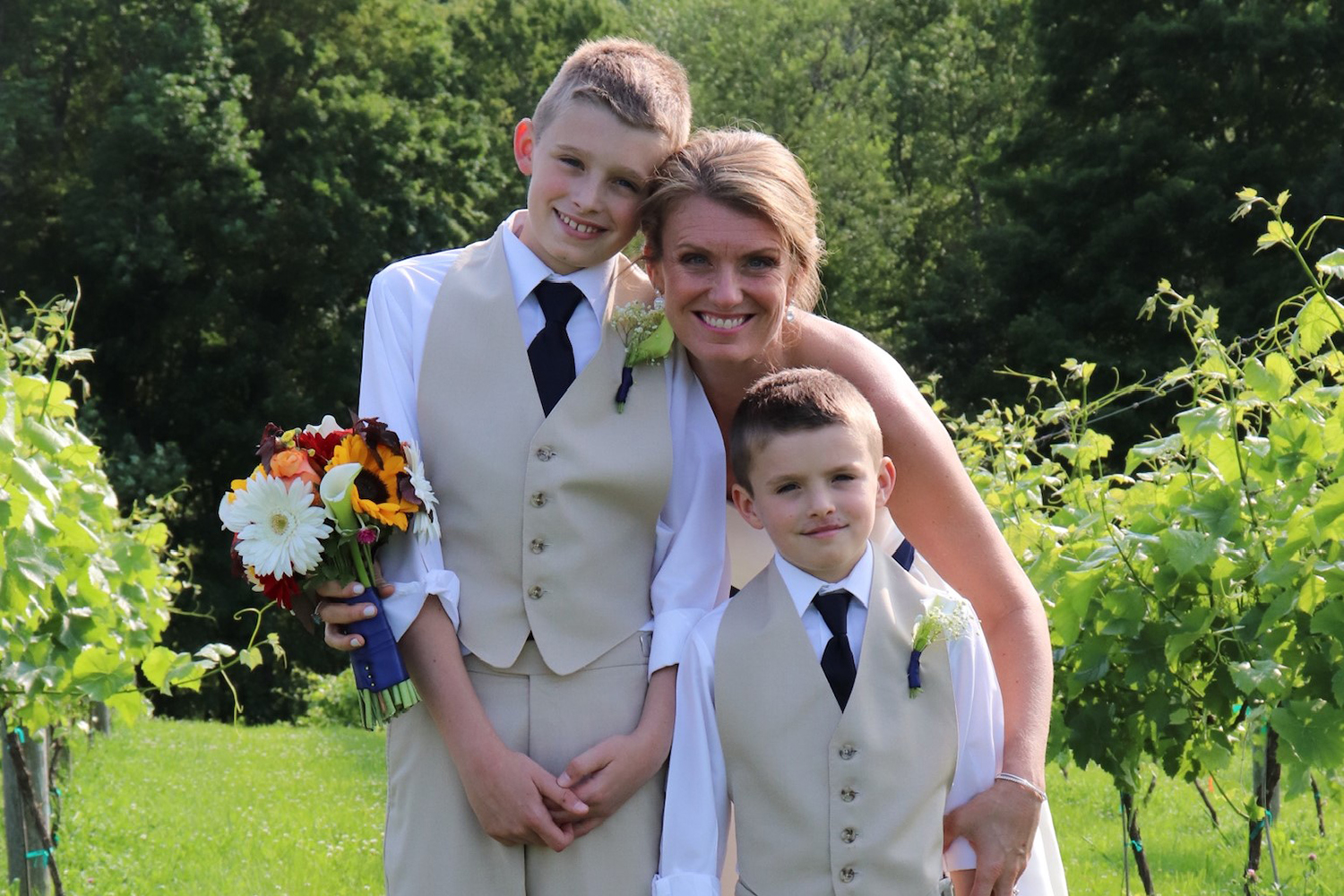 Stephanie Singe with sons Camden and Beckett