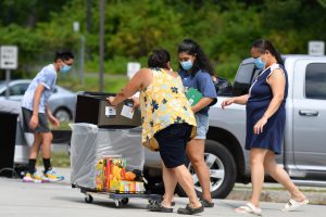 Move in the North Campus Residence Halls on Aug. 14, 2020. (Peter Morenus/UConn Photo)