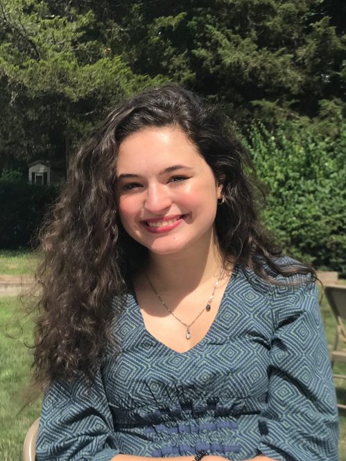 Isabella Hernandez receives 2021 School of Pharmacy Student Service ...