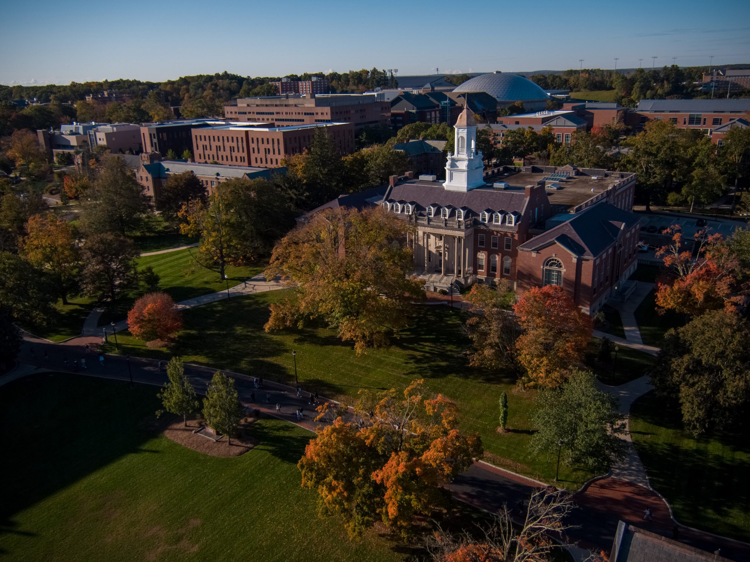 Data Shows Uconn Alums Rank Among High Earners In Accounting, Finance 