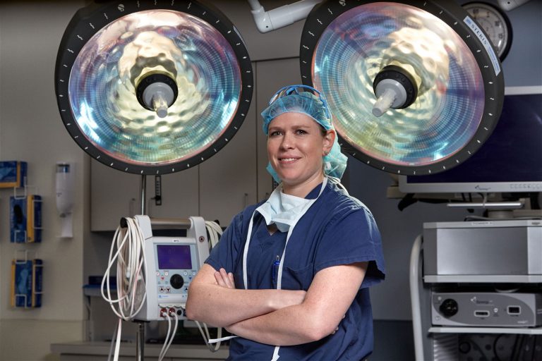 Dr. Lauren Geaney portrait in surgery suite