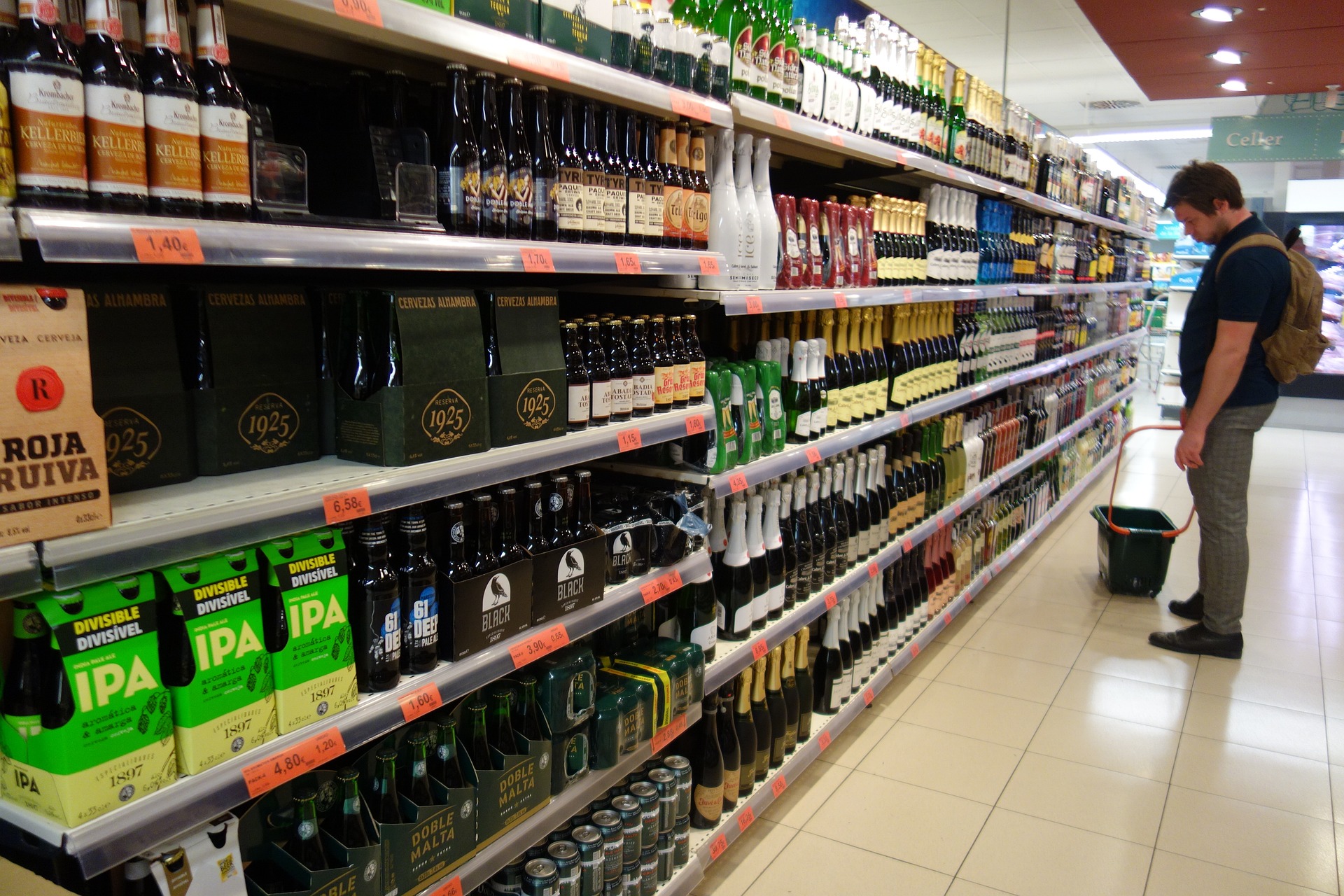 UConn Research Informs Policy Debate Over Wine Sales in Grocery Stores