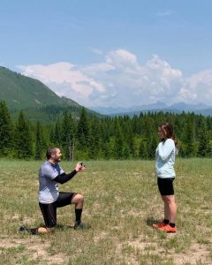 Marriage proposal in the outdoors