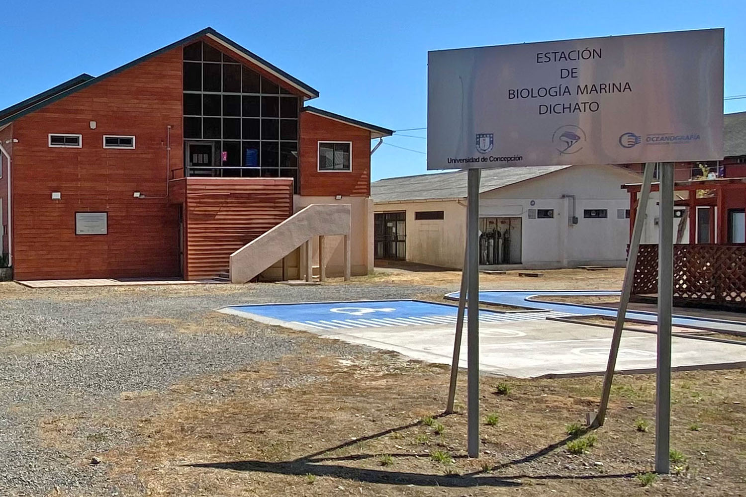 The experiments will be conducted at the Marine Station of the University of Concepcion in Dichato. The station was completely destroyed after a tsunami in 2010, but has since been newly rebuilt and improved.