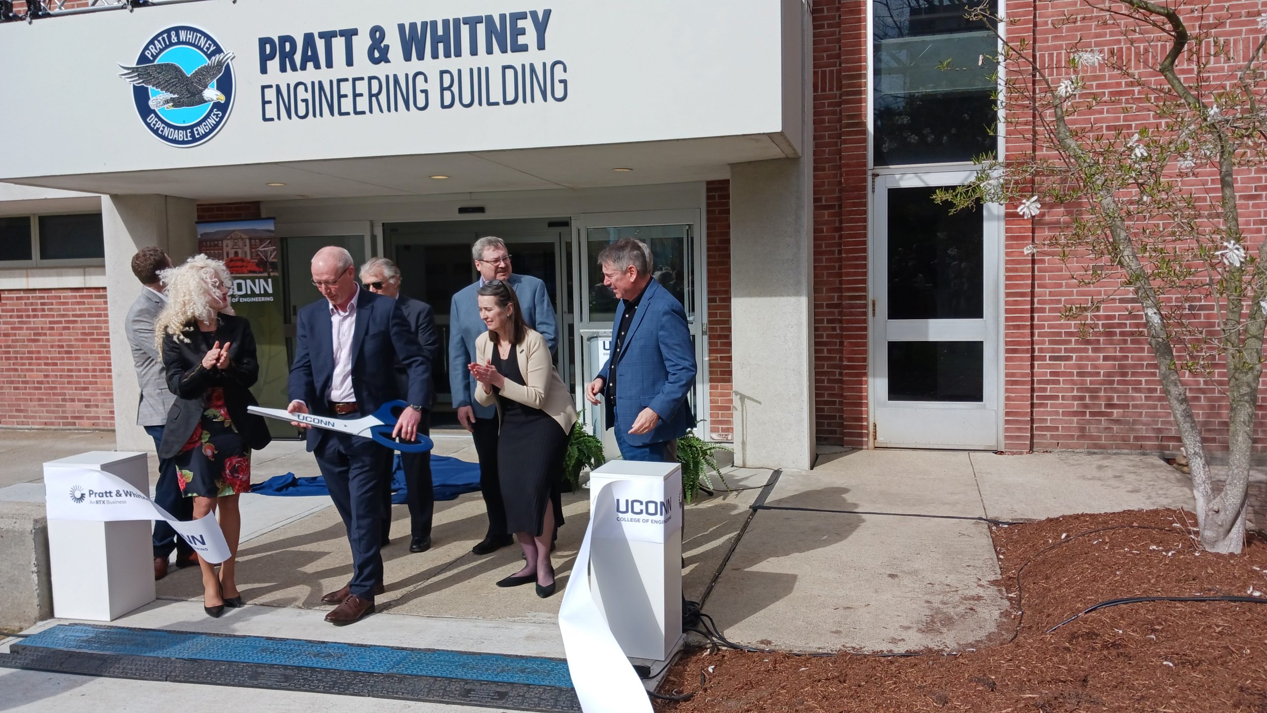 Pratt & Whitney Engineering Building Unveiled - UConn Today