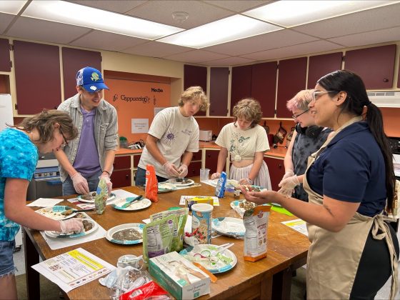 Dianisi Torres teaching a nutrition class