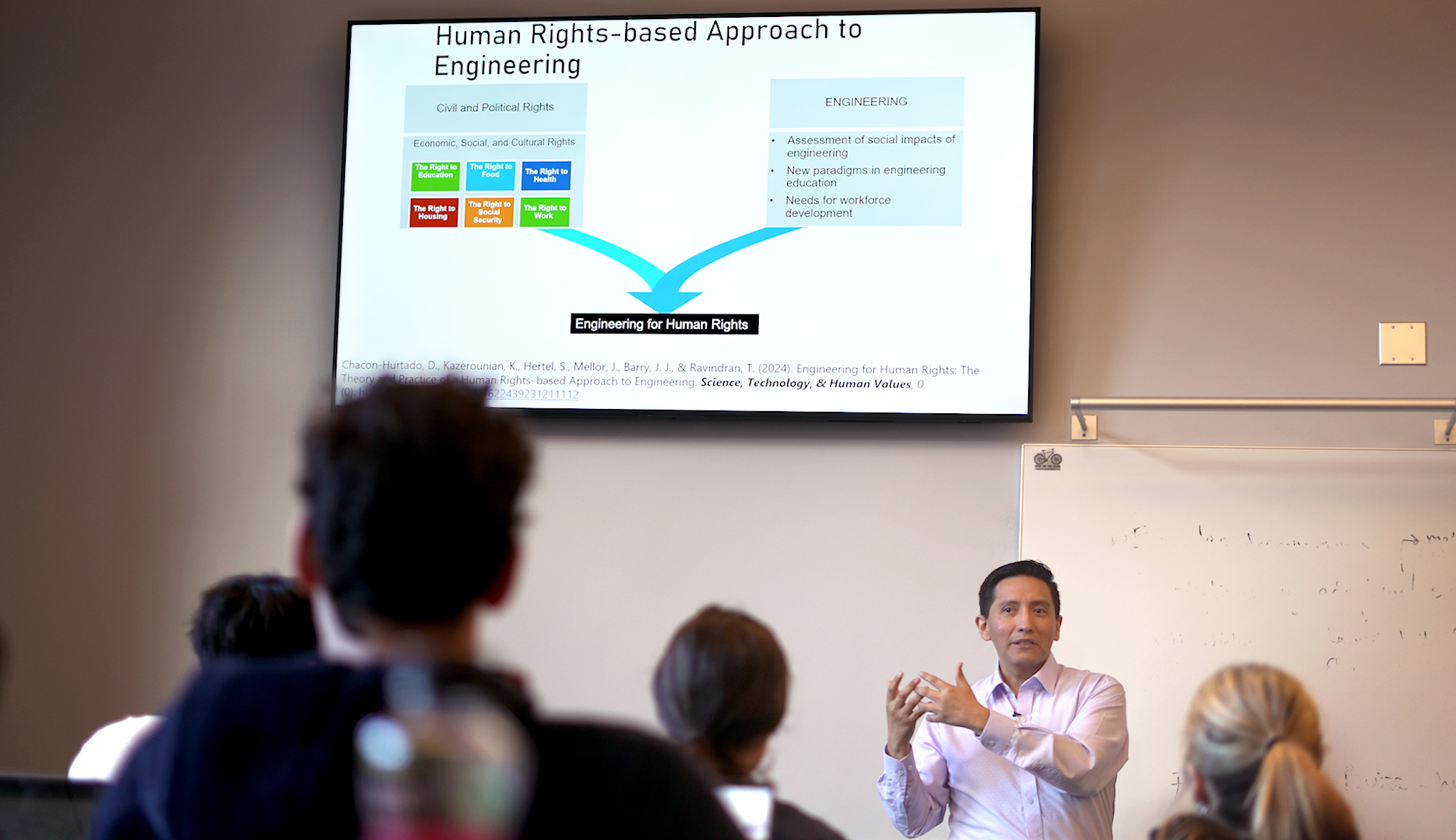 Davis Chacón-Hurtado, co-director of the Engineering for Human Rights Initiative at the University of Connecticut, introduces students to the Engineering for Human Rights framework.