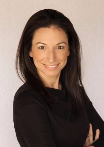 Headshot Dawn Sarage