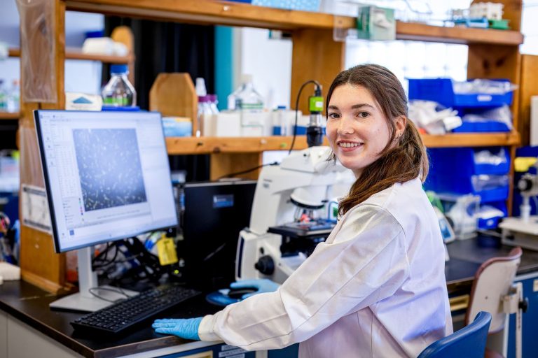 Stephanie Gilroy working in the Gervasi Lab