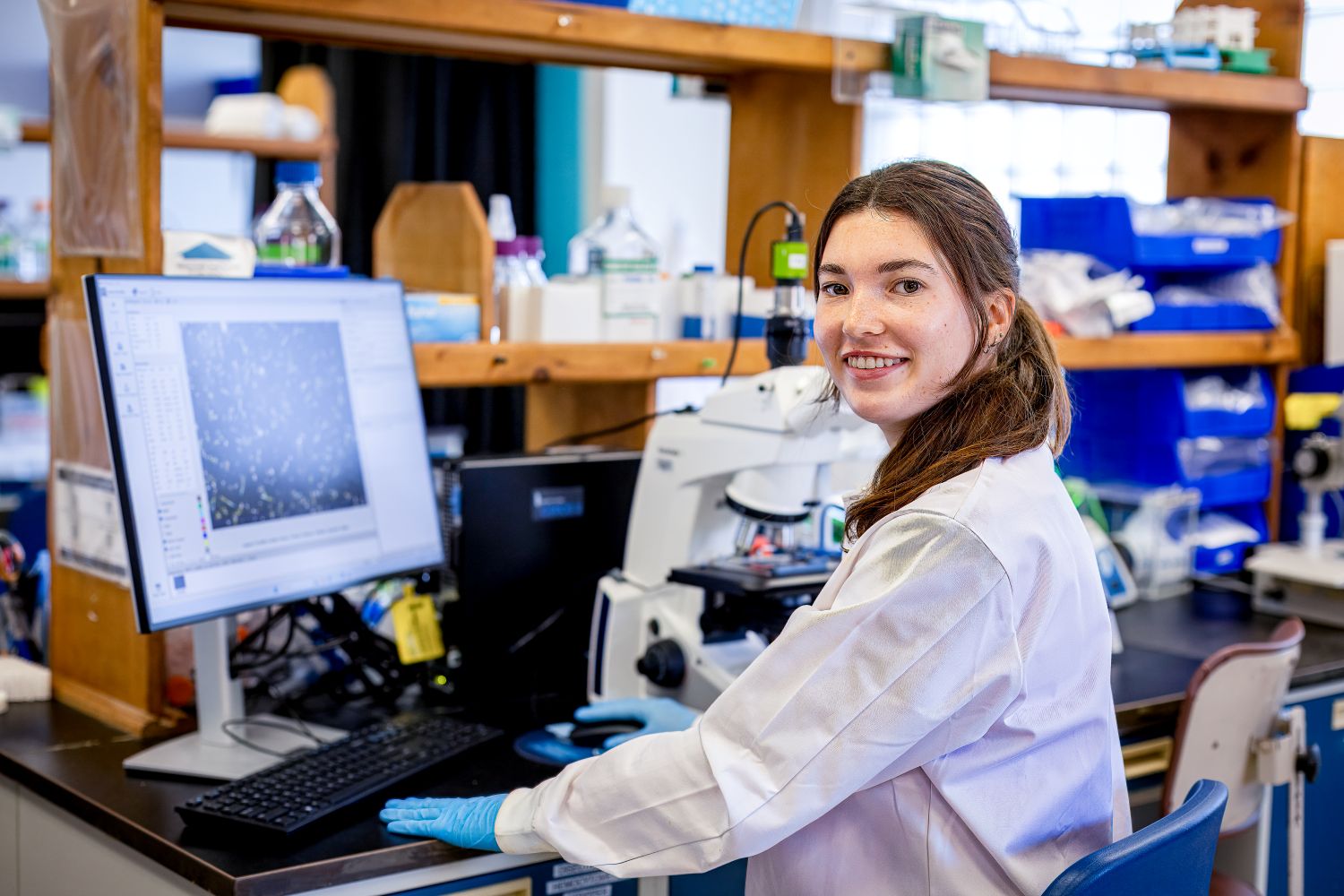 Stephanie Gilroy working in the Gervasi Lab