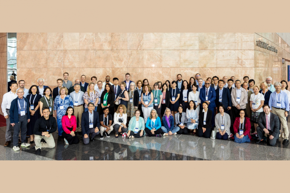 ISSCR Executive Committee honorees in large group including Dr Imitola.