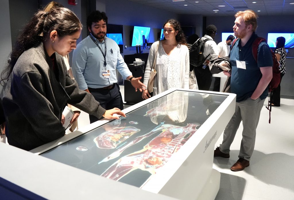 Virtual Anatomy Lab and CT youth visiting