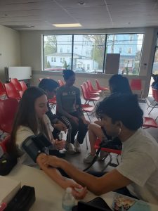 Students volunteers practice for their upcoming clinic