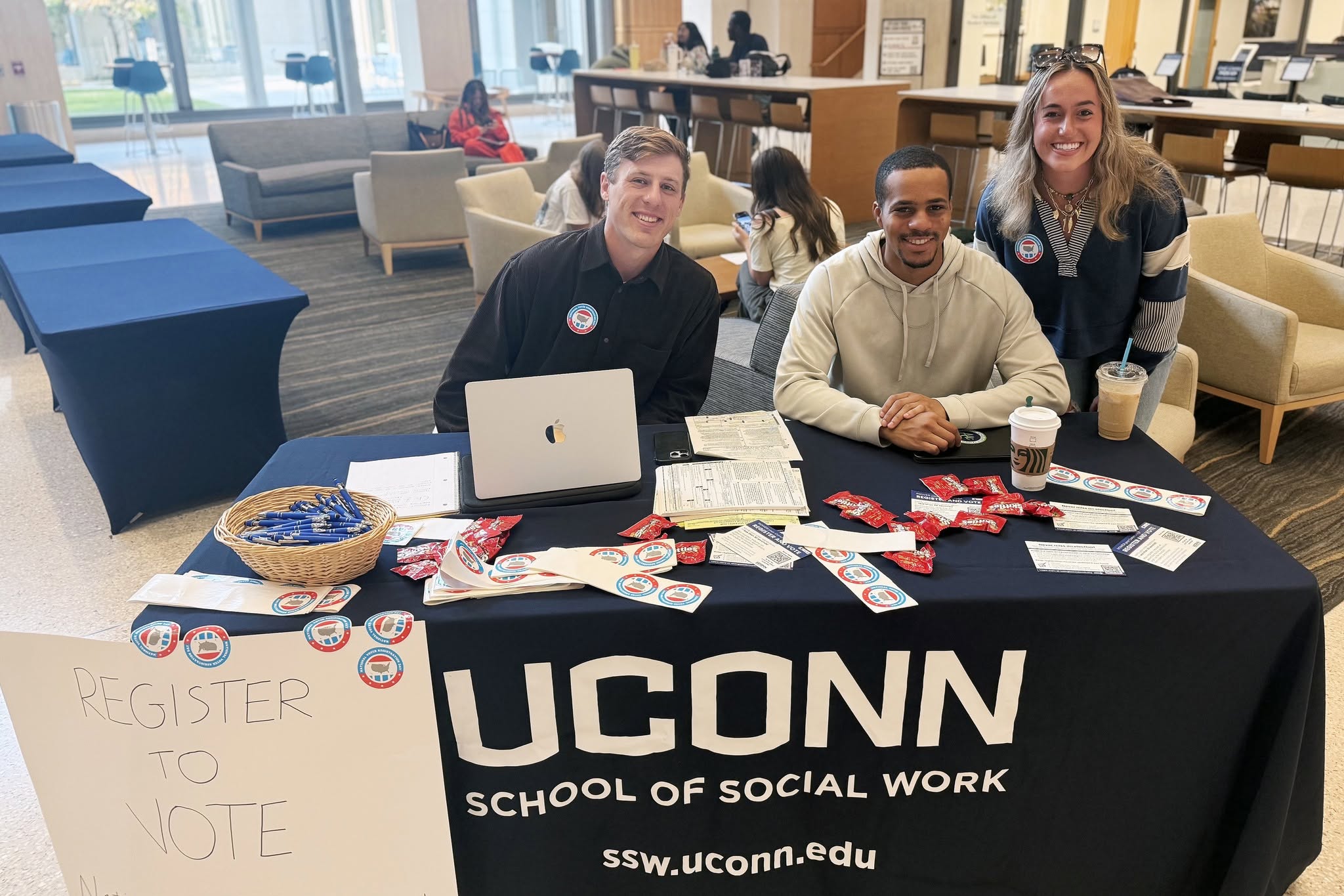 register to vote UConn Hartford